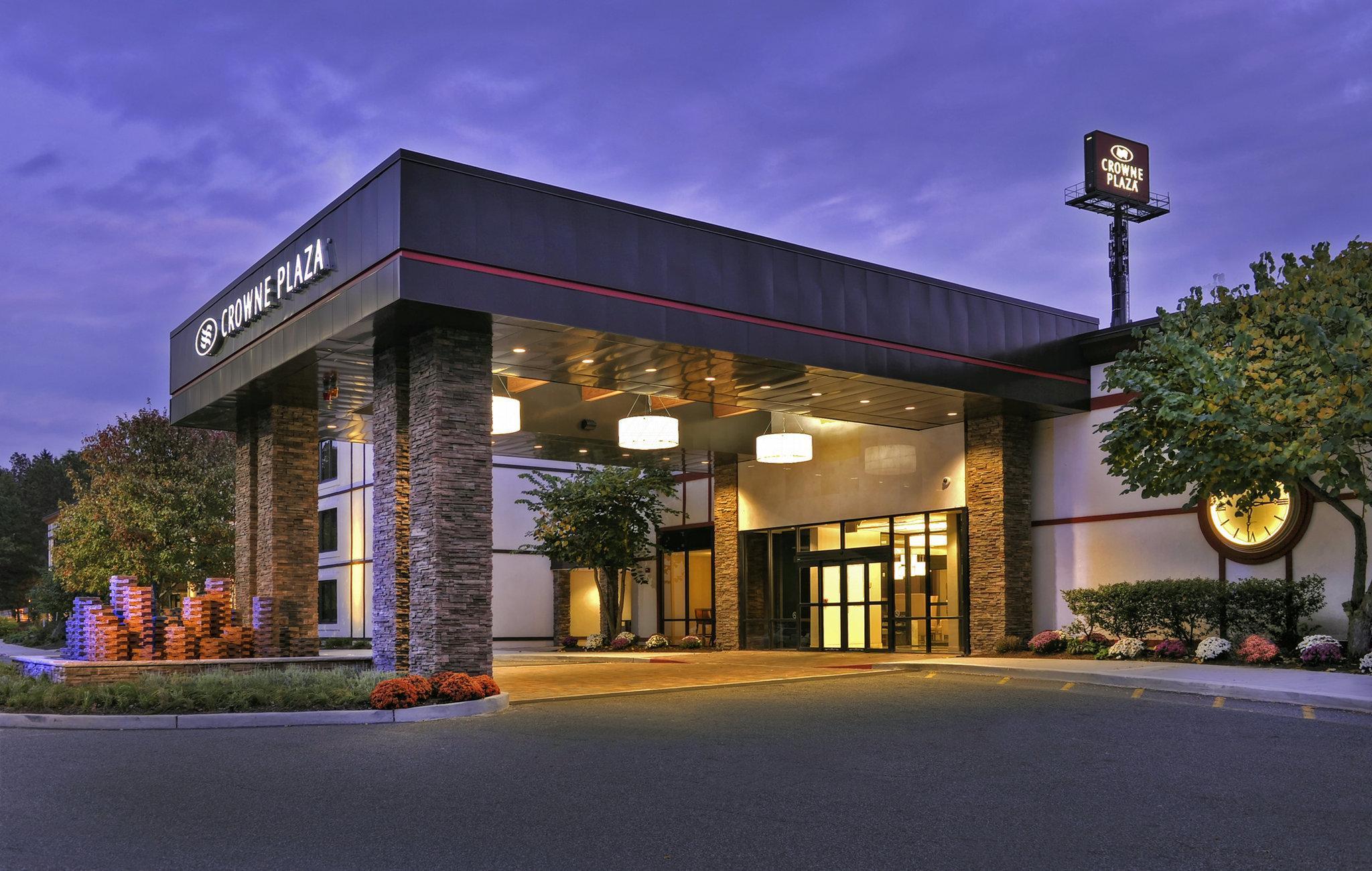 Crowne Plaza Suffern-Mahwah By Ihg Hotel Exterior photo