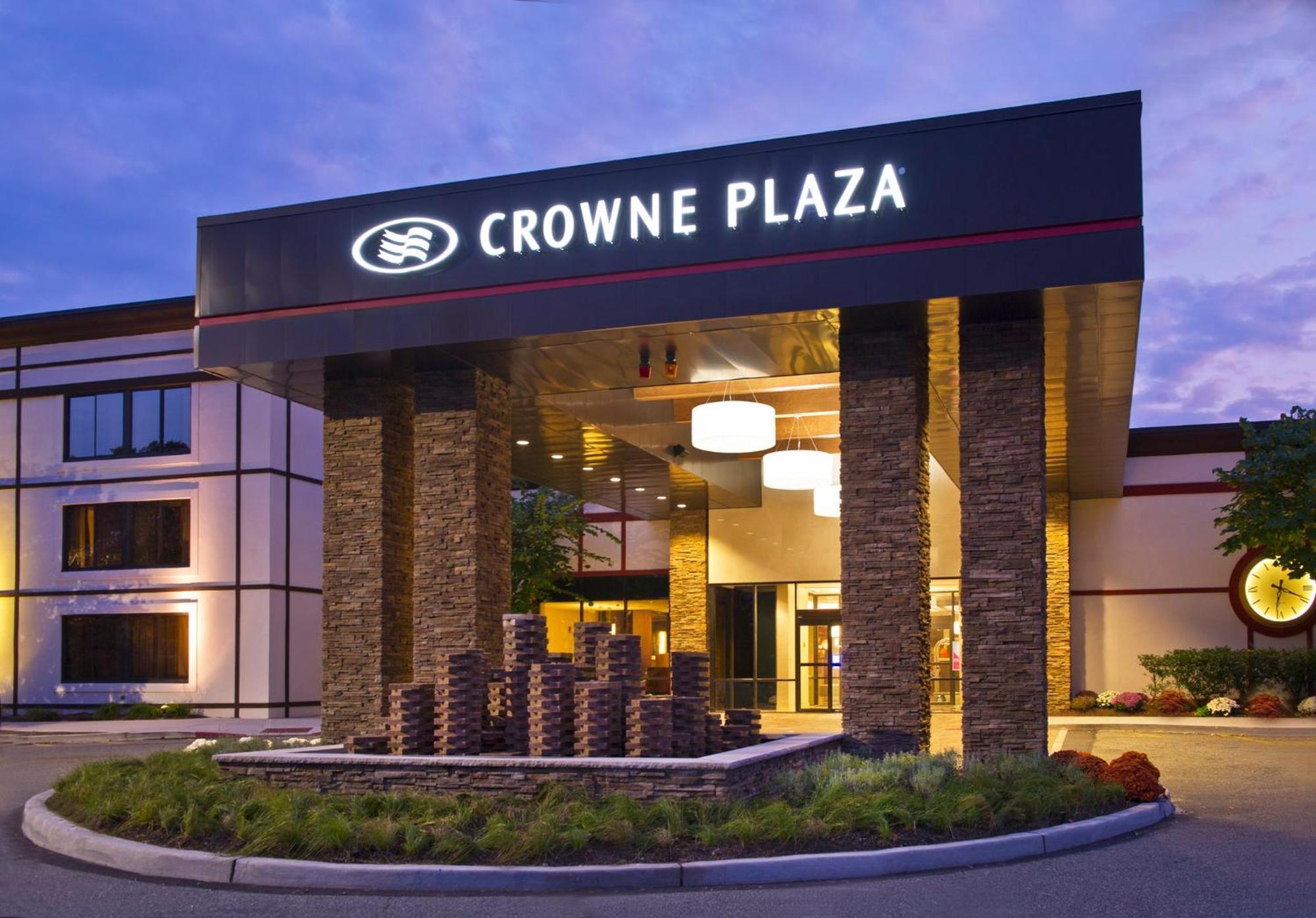 Crowne Plaza Suffern-Mahwah By Ihg Hotel Exterior photo